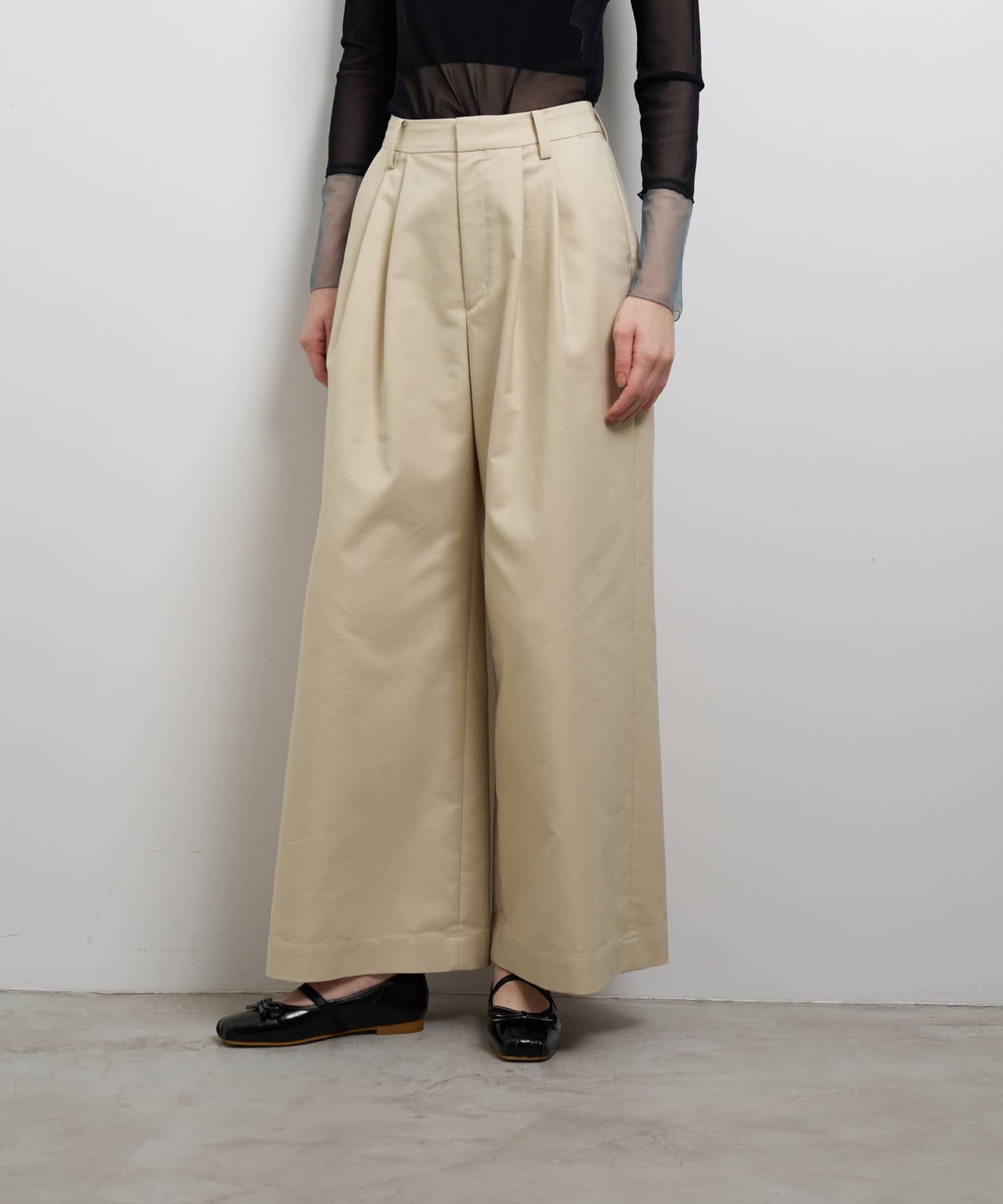 コットンギャバツータックパンツ|LANVIN en Bleu | LANVIN en Bleu