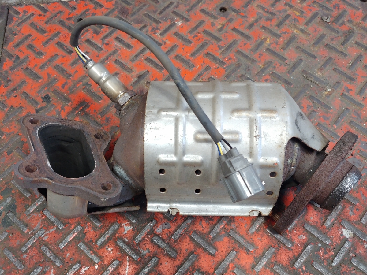 佑*護様 中身綺麗 ワゴンR スティングレーターボ MH23S 触媒 チェック