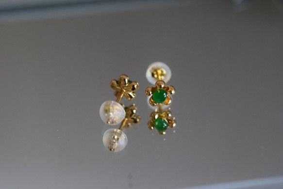 571 受注製作 k18金 翡翠 ピアス 花 結婚記念日 誕生日プレゼント