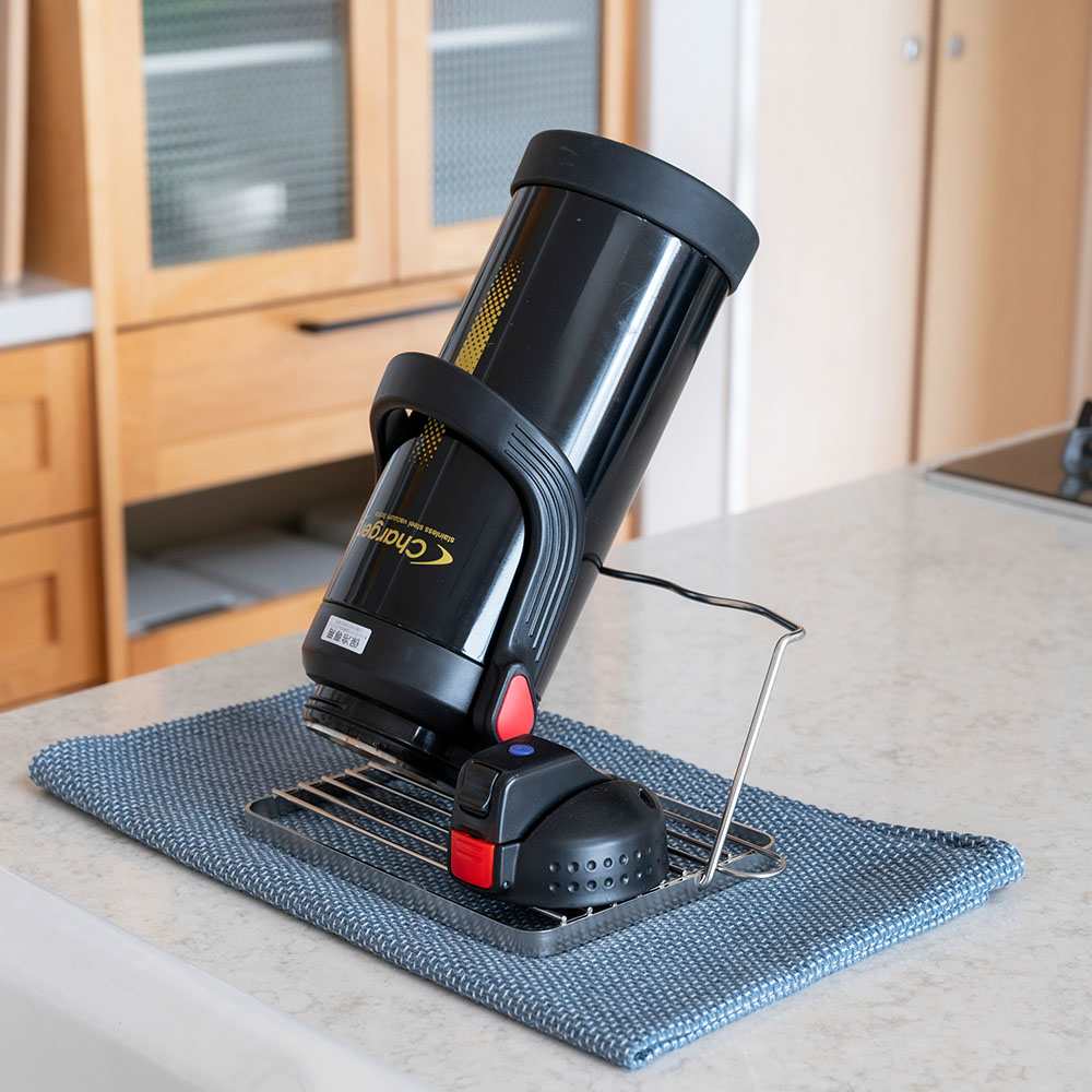 bws SELECTION すっきり暮らすジャグボトルスタンド コンパクト 通販