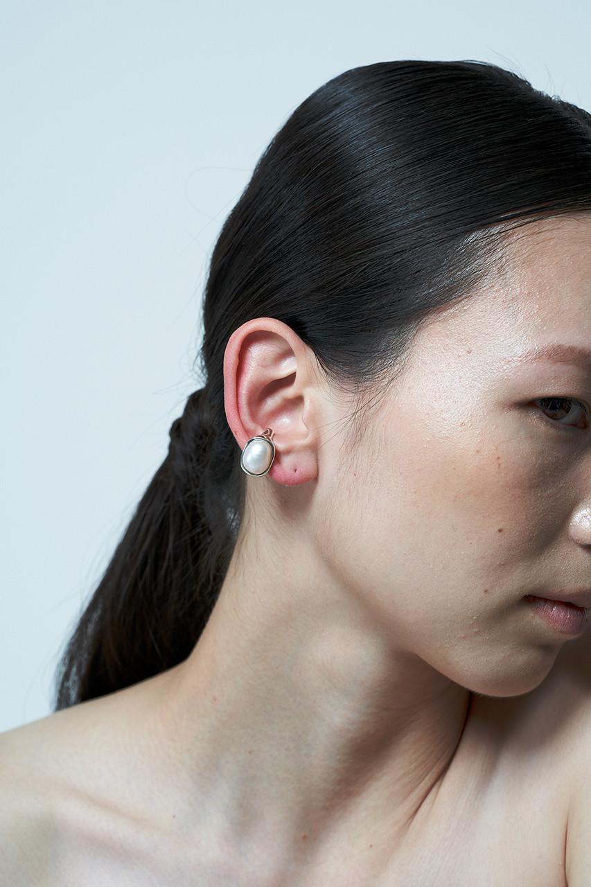 PLOW(プラウ)｜Pearl イヤーカフ（片耳用）/シルバー の通販｜ELLESHOP