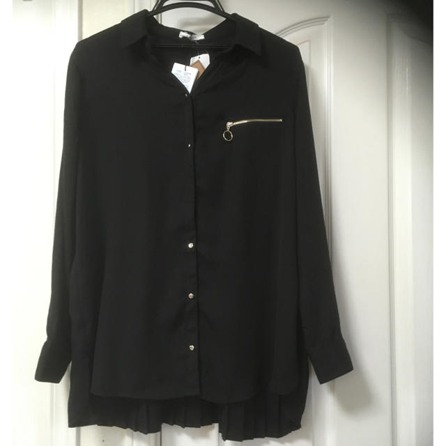 しまむら - 新品しまむら長袖バックプリーツシャツM黒の通販 by