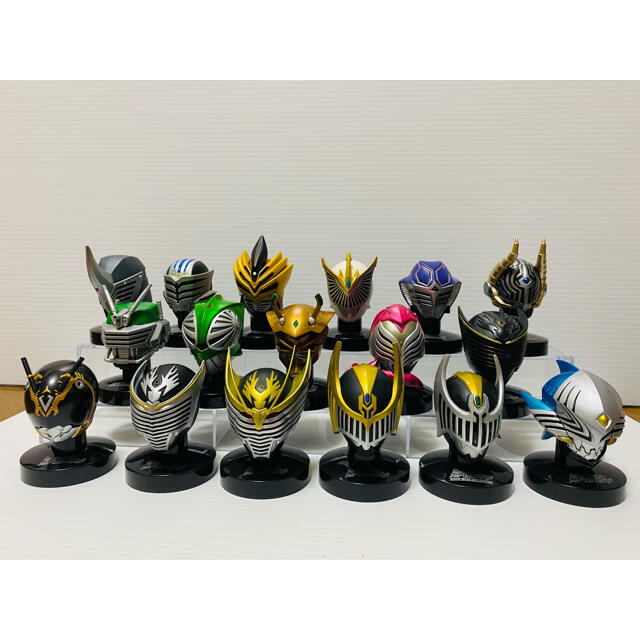 送料込】ライダーマスクコレクション 仮面ライダー龍騎 17体セットの