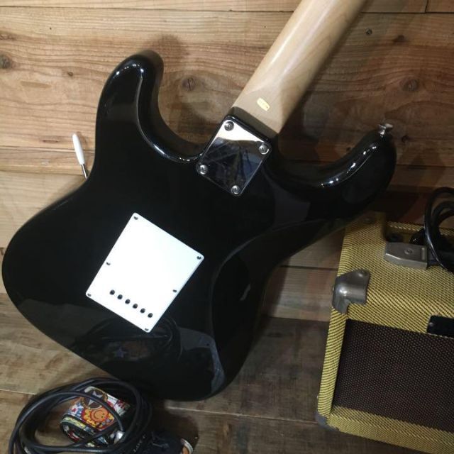 Bacchus Universal Series ストラト アンプ付属