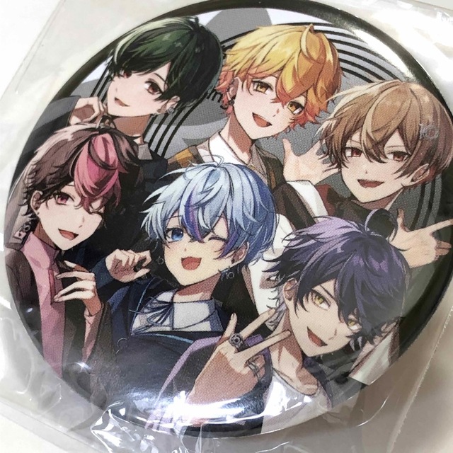 新品未使用】シクフォニ 10万人記念 缶バッジ 全員集合 1個の通販 by