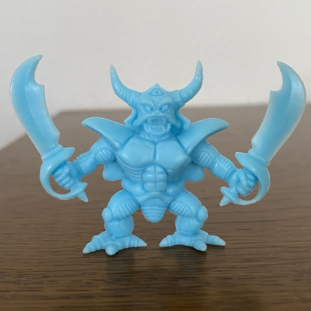 バンダイ ドラゴンクエスト 消しゴム エスターク 水色の通販 by