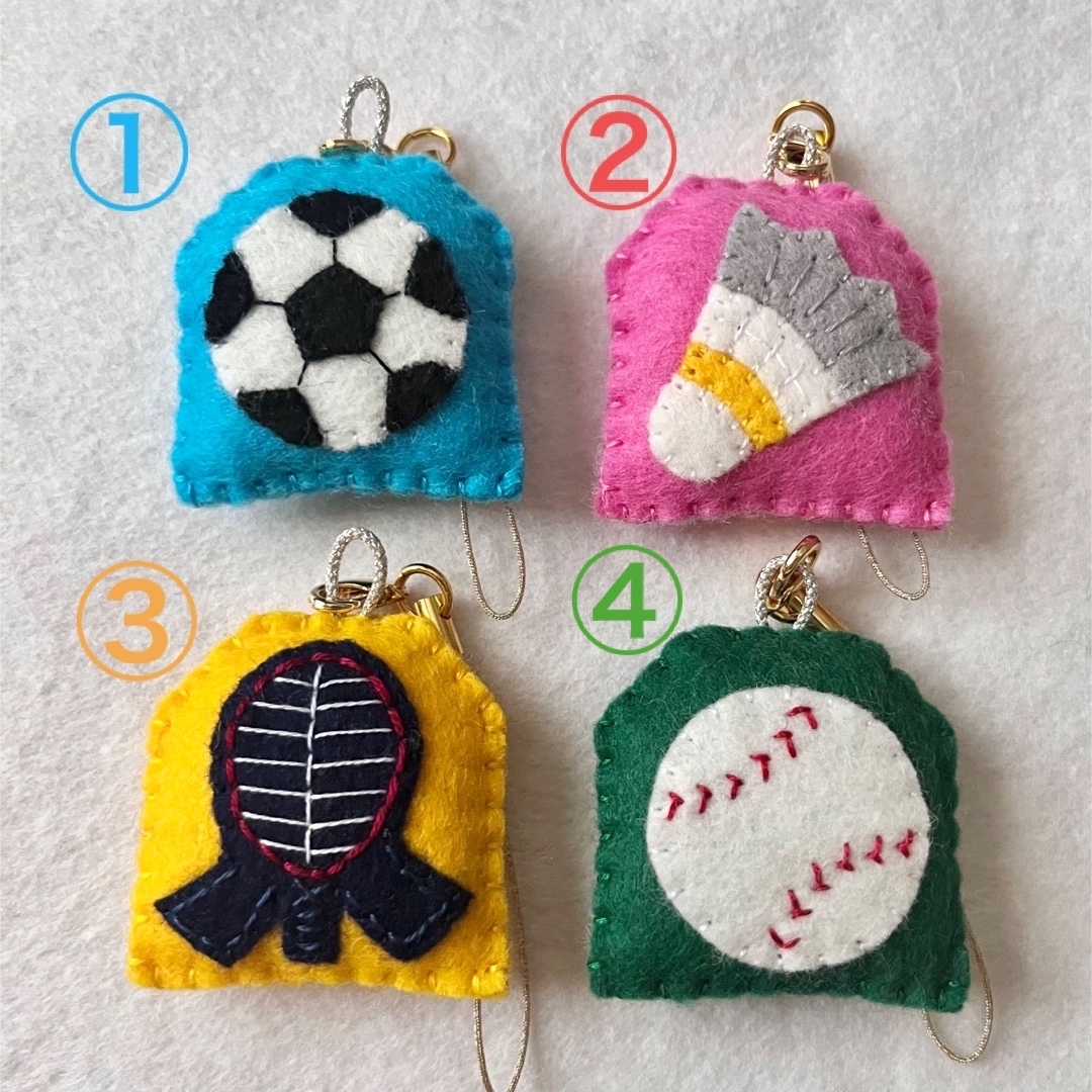 チャーム ストラップ 刺繍 フェルト ハンドメイド [こり様 おまとめ分