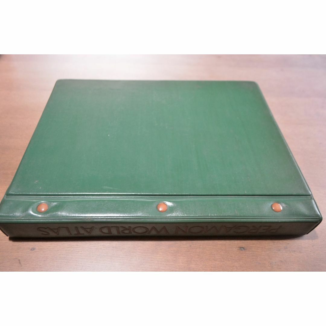 ペルガモン Pergamon World Atlas 1968 英語版 地図帳の通販 by