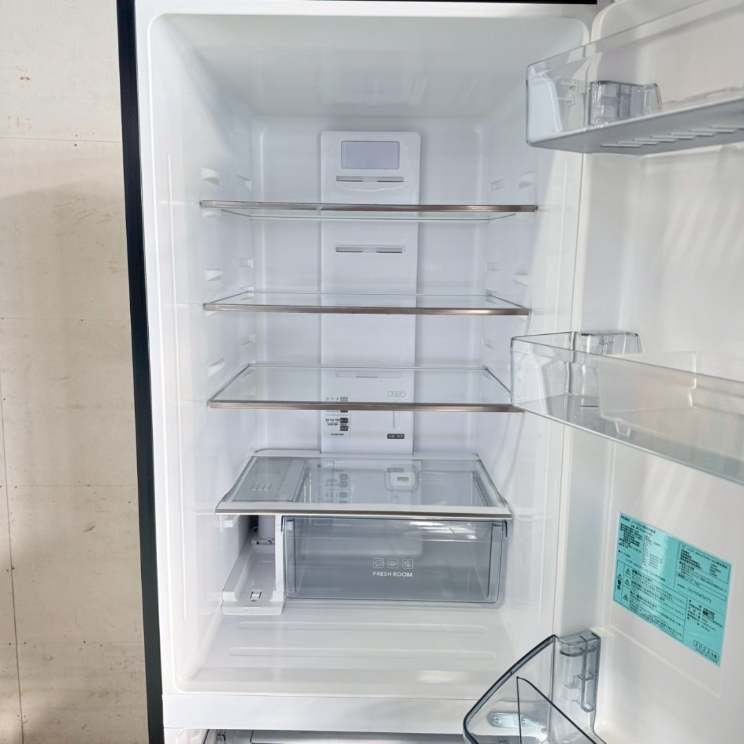 Haier - Haier 3ドア 冷蔵庫 大型 335L 2023年製 KR0184の通販 by 中古