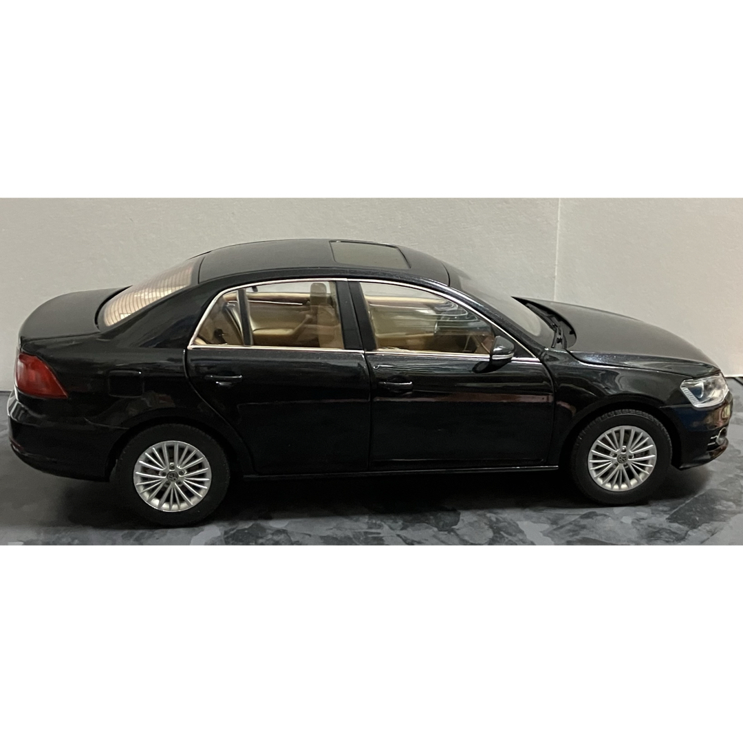 FAW フォルクスワーゲン NEW BORA 1/18 ミニカー