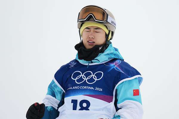 中国選手の競技中に「まさか！」 中継カメラが捉えた“飛来物”に英BBC