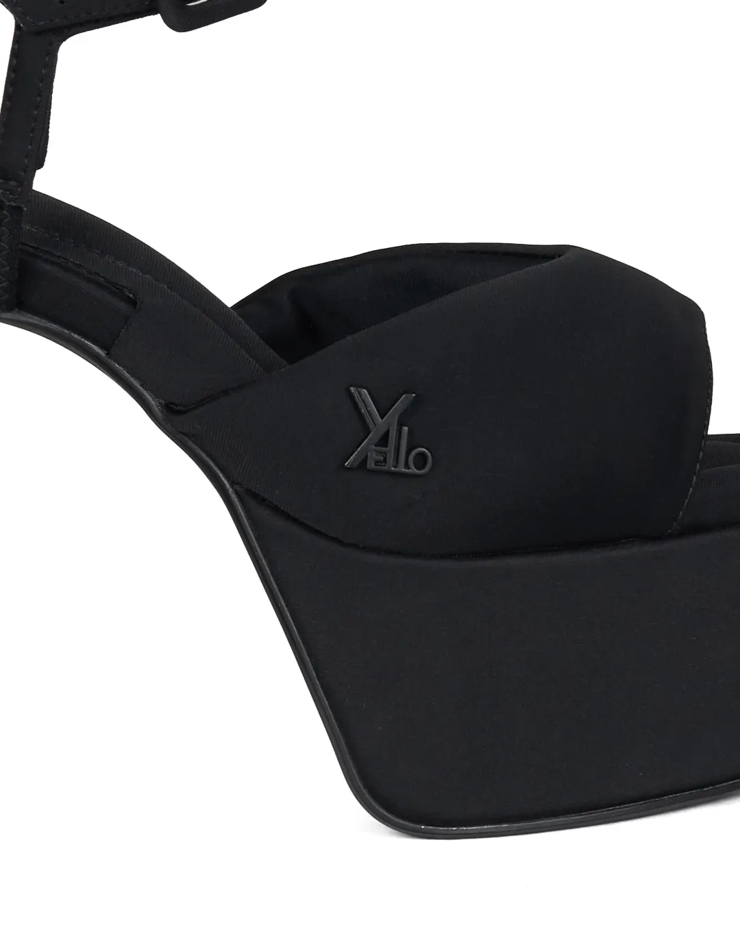 YELLO / TOKYO BLACK CHUNKY HEEL SANDALS