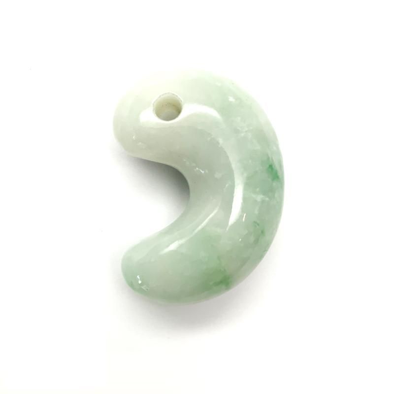 糸魚川翡翠 勾玉 巴型 】 国産 天然石 糸魚川産翡翠 ひすい ヒスイ