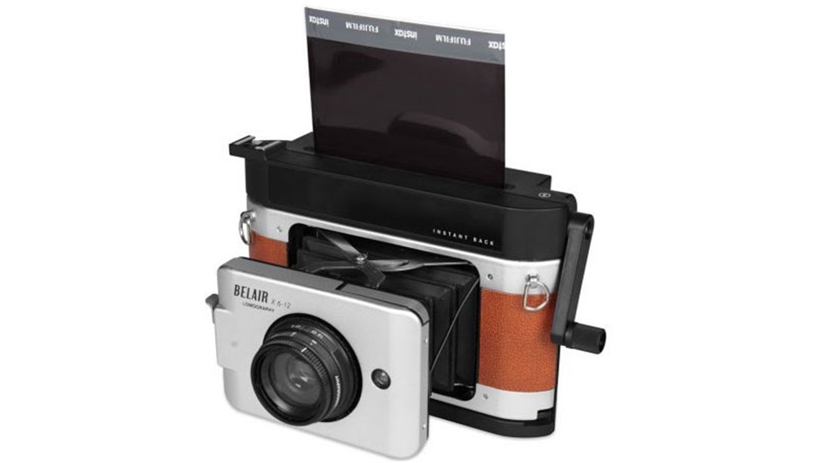 ロモジャパン、インスタントと中判フィルムが楽しめる「Belair Instant