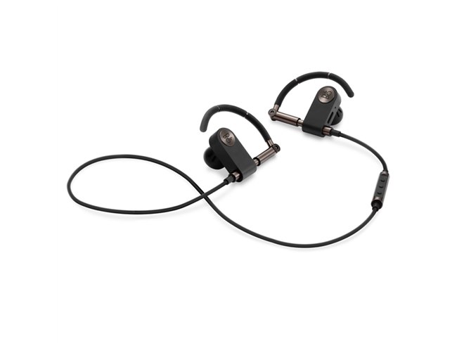 B&O Play、アイコニックデザイン採用の耳掛け型ワイヤレスイヤホン