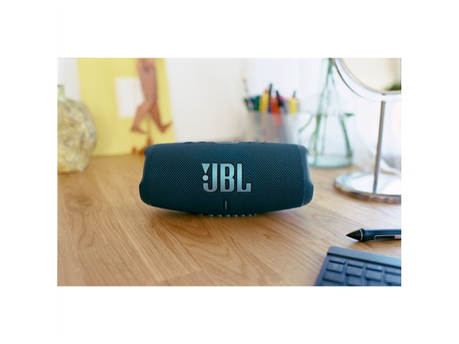 JBL、モバイルバッテリー機能付きBluetoothスピーカー「CHARGE 5