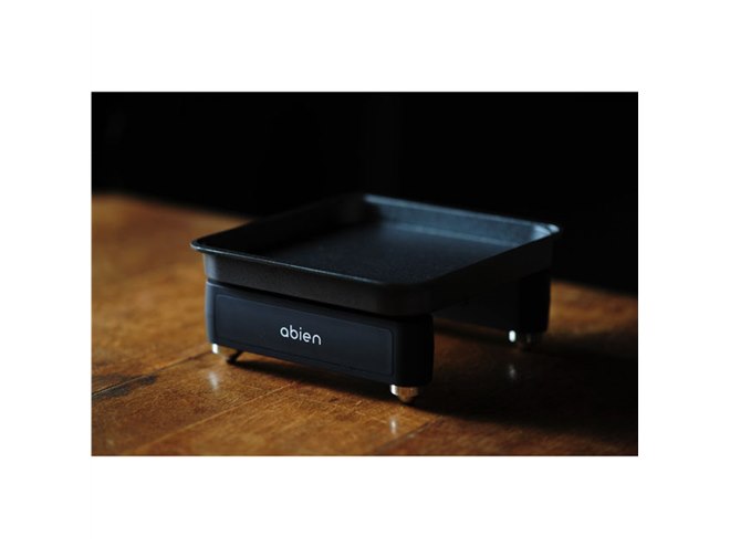 よりコンパクトになった、極薄ヒーター採用ホットプレート「abien