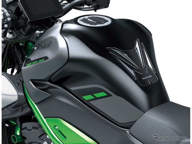 カワサキの新型『Z900』に熱視線！ 洗練のSugomiデザインに「緑色が