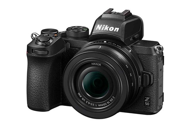 オリンパス OM-D E-M5 Mark III 14-150mm II レンズキット 価格比較