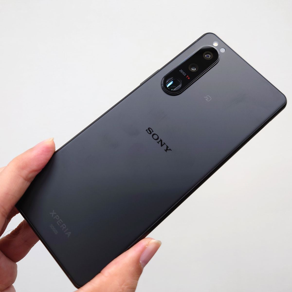 電池長持ちで高性能・高機能。安心のハイエンドスマホ「Xperia 5 III