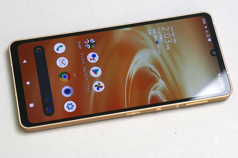 薄くて軽い！ さらに電池持ちも最高レベル。シャープ「AQUOS sense6