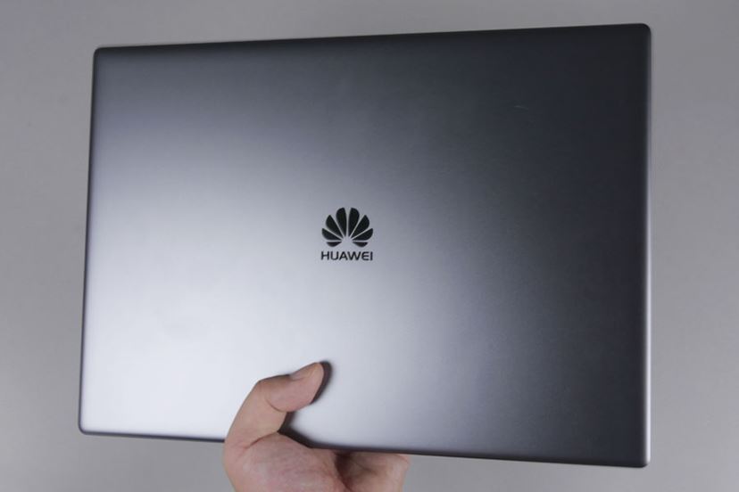 MacBook Pro」の対抗馬！？ ファーウェイ「MateBook X Pro」レビュー