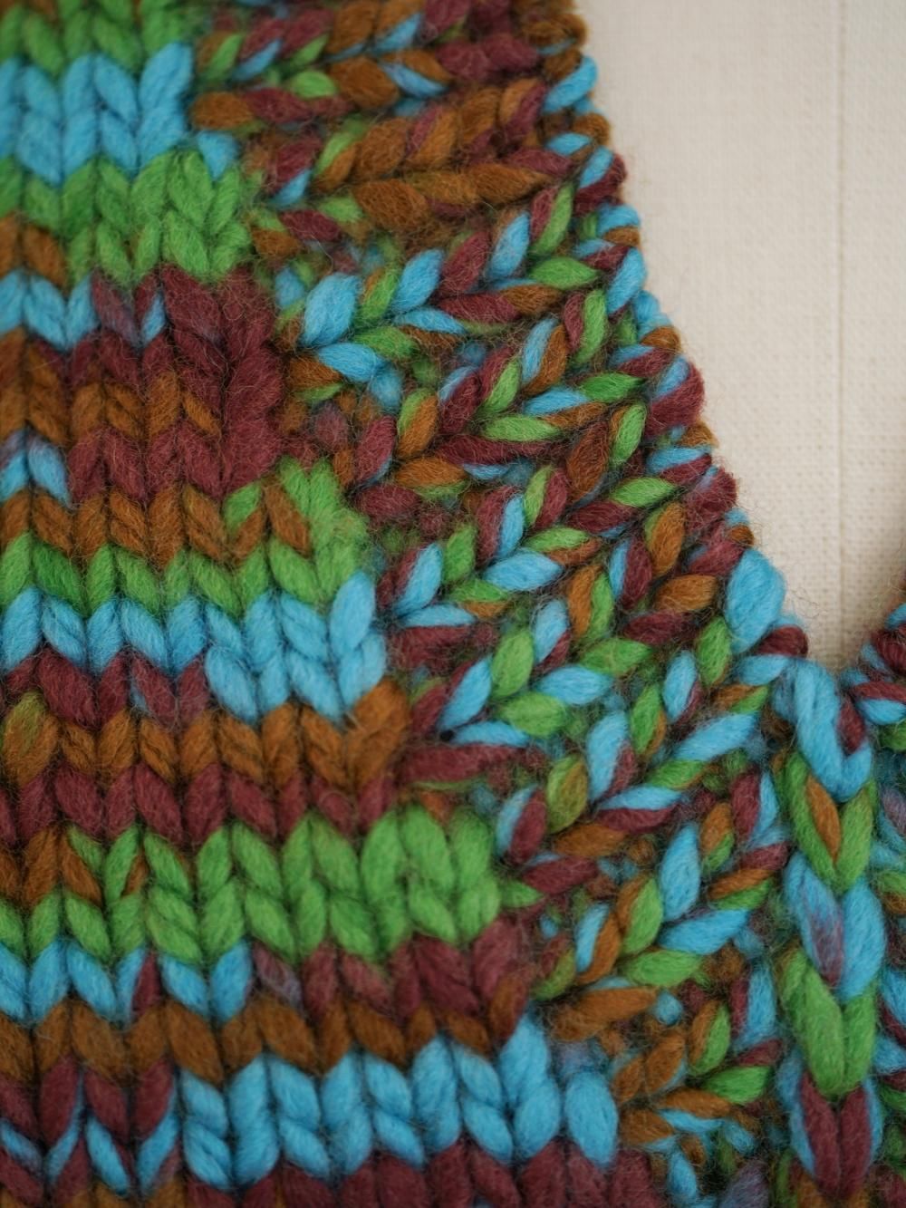 JUNMIKAMI 段染めハンドニットベスト / BLUE - n e p