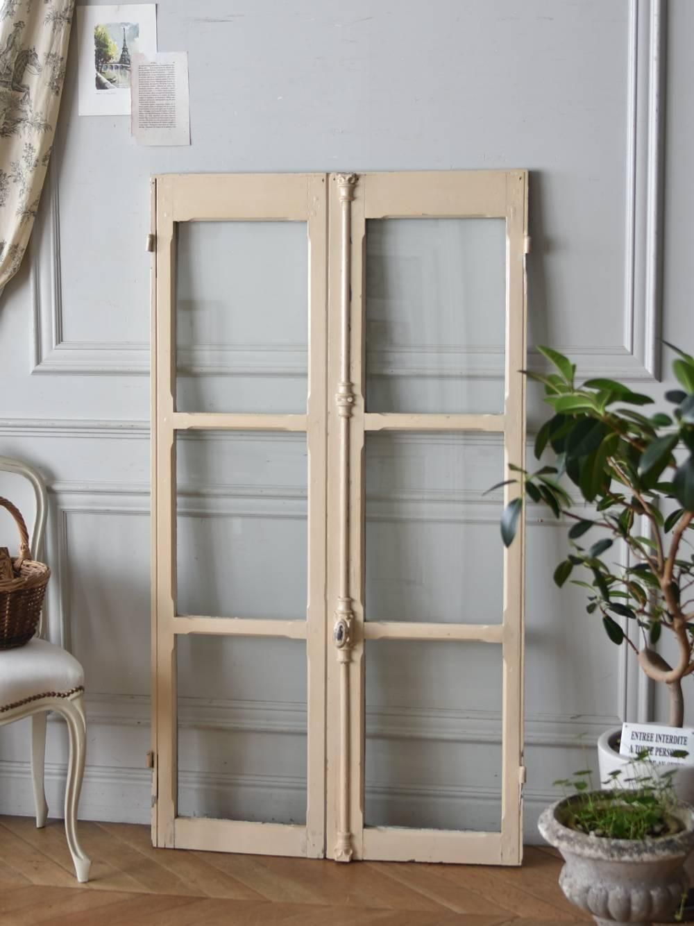 グレモン錠付き窓.20 フランスアンティーク建具 壁面ディスプレイ