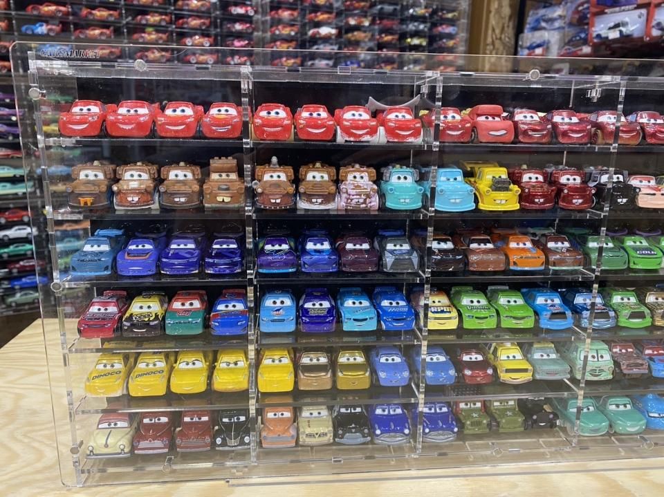 マテルカーズ 36台収納可能 フルアクリルケース 組み立て式