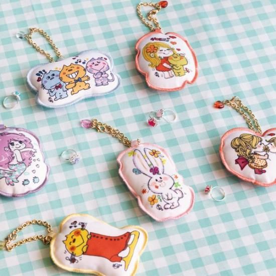 水森亜土 チャームマスコット みーたんと一緒 レッド ネコ チェーン