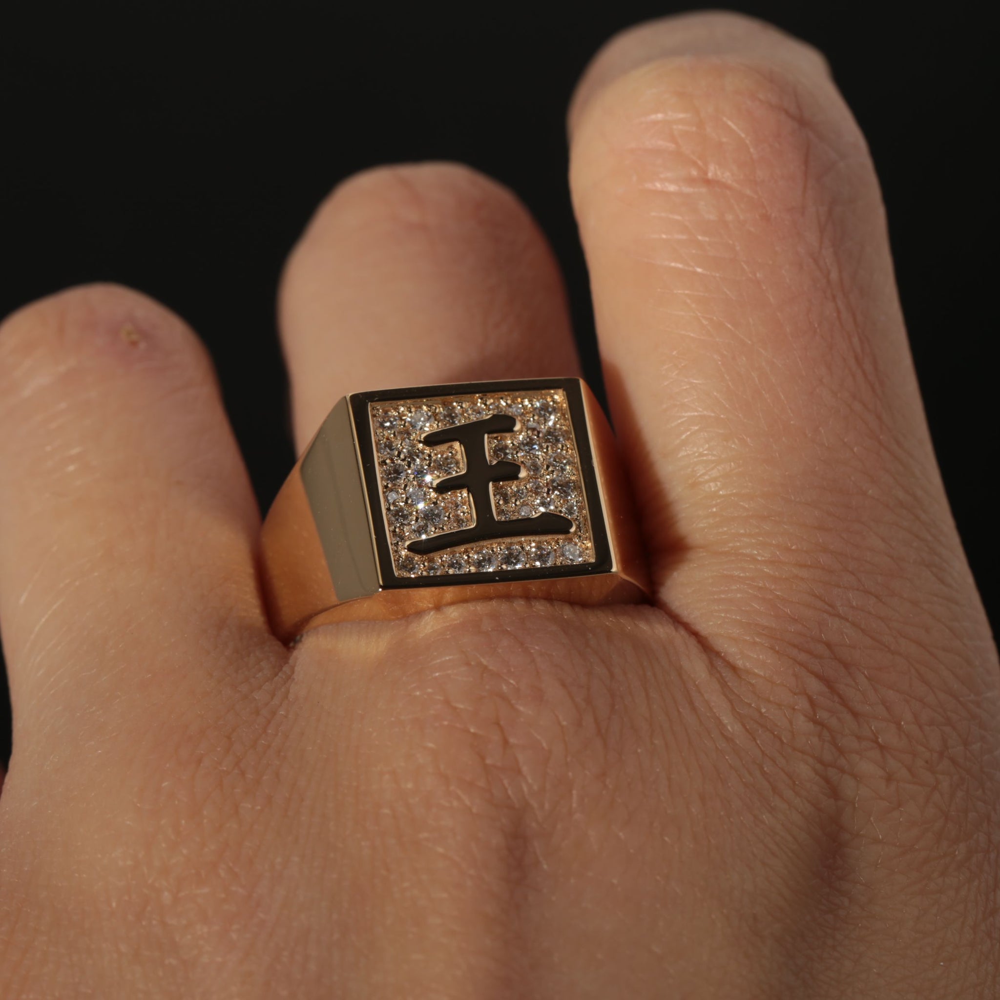 K18 刻印 ダイヤ入 印台リング 18金 【オーダー実績】 – 宝石・時計