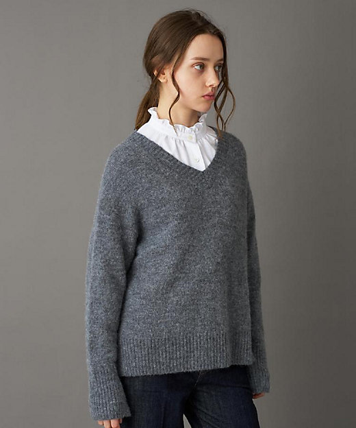 CLASSY．12月号掲載】アルパカブレンドVネックニット