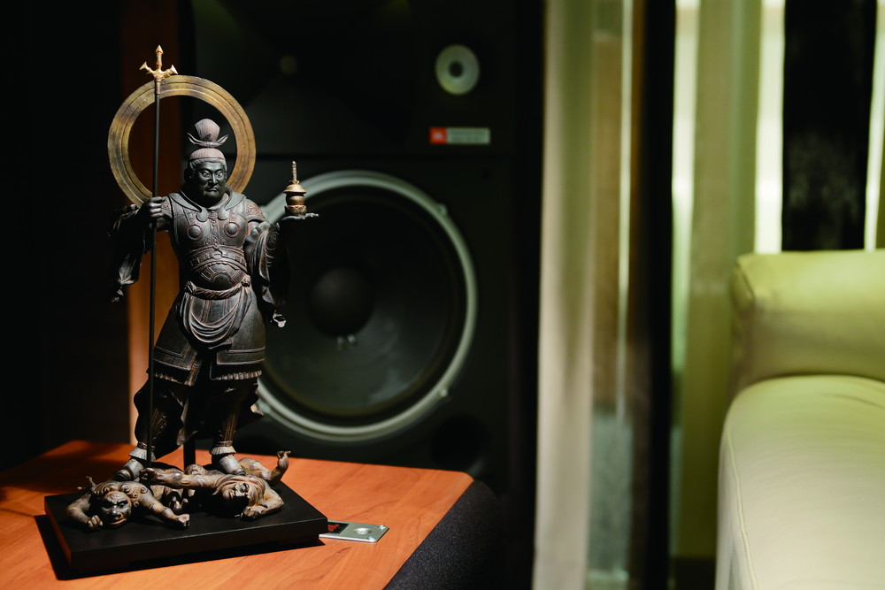 イスム-仏像のもつハイセンスな臨場感を楽しむ