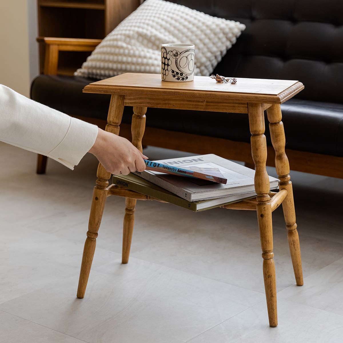 パイン材 サイドテーブル | itomani（いとまに）｜日常の「暇（いとま