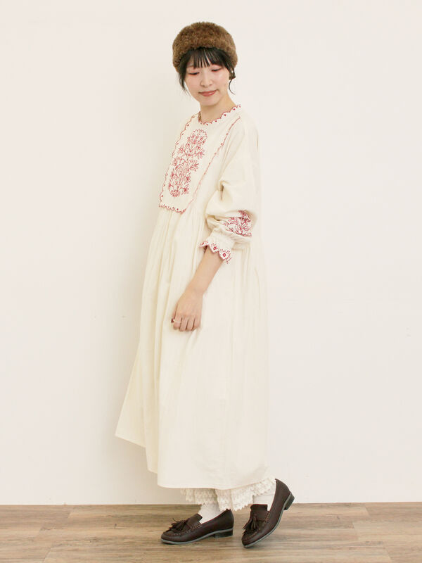 セール】 【S/Mサイズ】配色刺繍ワンピース（グレー/ブラック/レッド