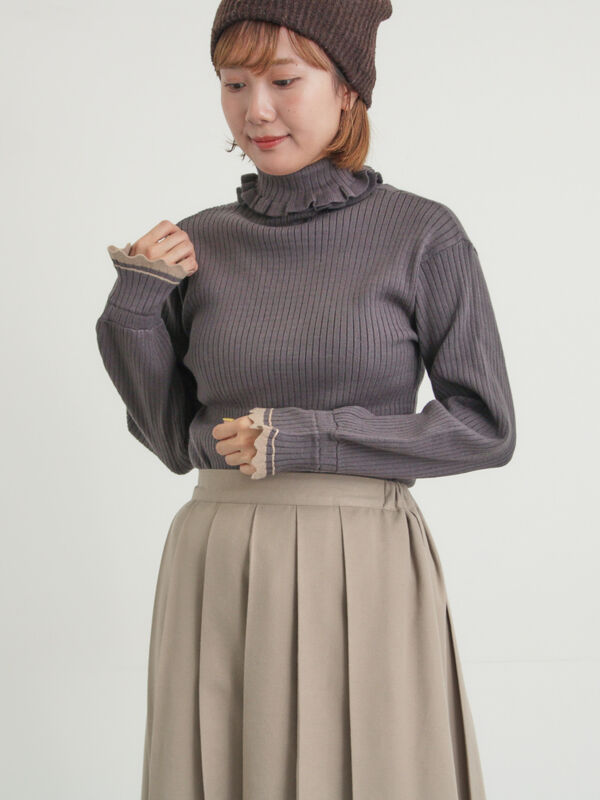 セール】 袖口配色スカラップタートルニット（チャコールグレー/レッド