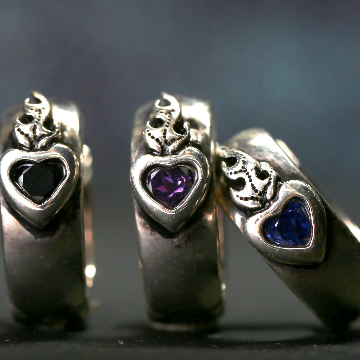 レザーズアンドトレジャーズ セイクリッドハートピアス /アメシスト