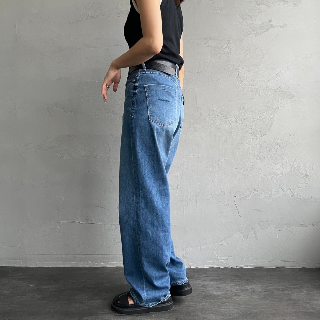 YANUK [ヤヌーク] 別注 JOAN for JEANS FACTORY ルーズストレート