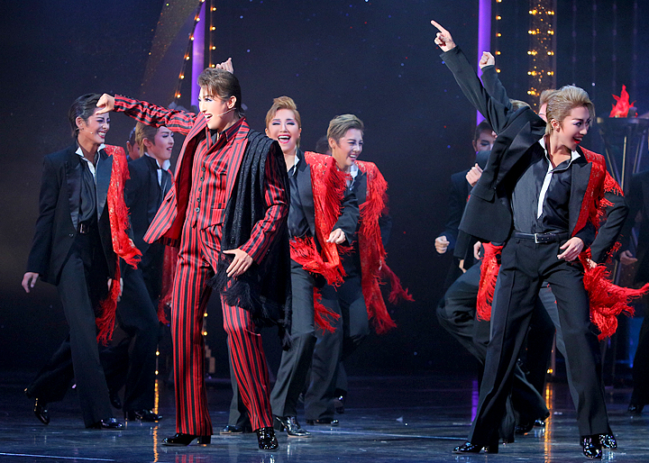 ギャラリー | 月組公演 『グランドホテル』『カルーセル輪舞曲（ロンド