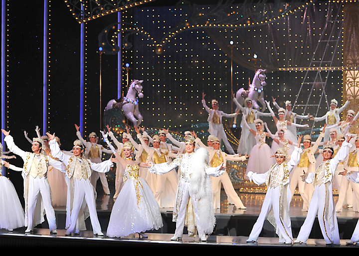 ギャラリー | 月組公演 『グランドホテル』『カルーセル輪舞曲（ロンド