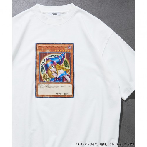 遊☆戯☆王DM×PUBLUX Print Tee(ブラック・マジシャン・ガールプリント