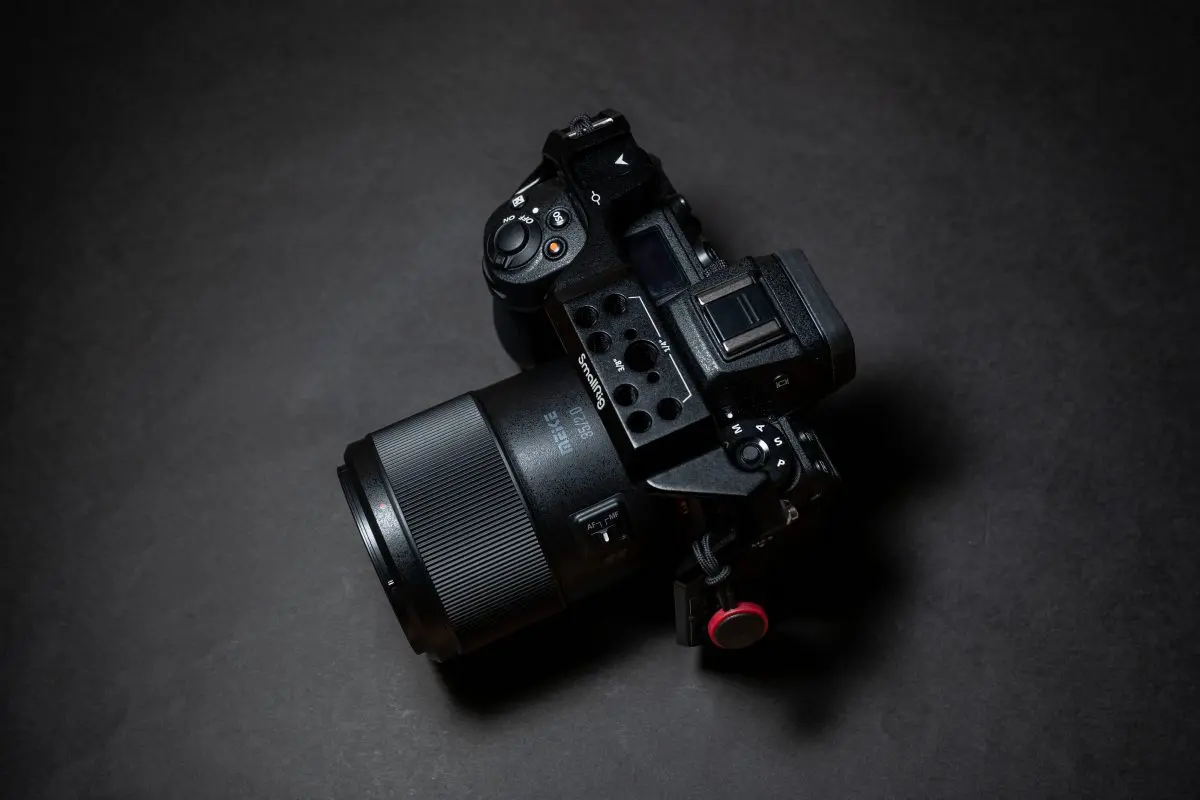 日常写真から作品作りまで使える単焦点レンズ「Meike 35mm F2」実写