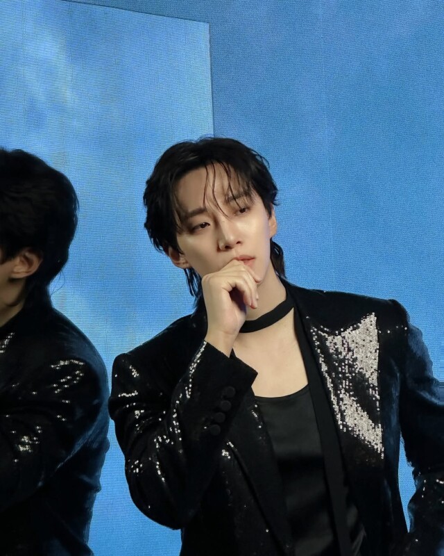 2PM」ジュノ、ブラック＆ホワイトのカリスマ性アピール…ファンコンMD