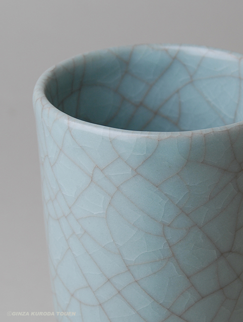 岡部嶺男 粉青瓷筒花生 | 銀座 黒田陶苑
