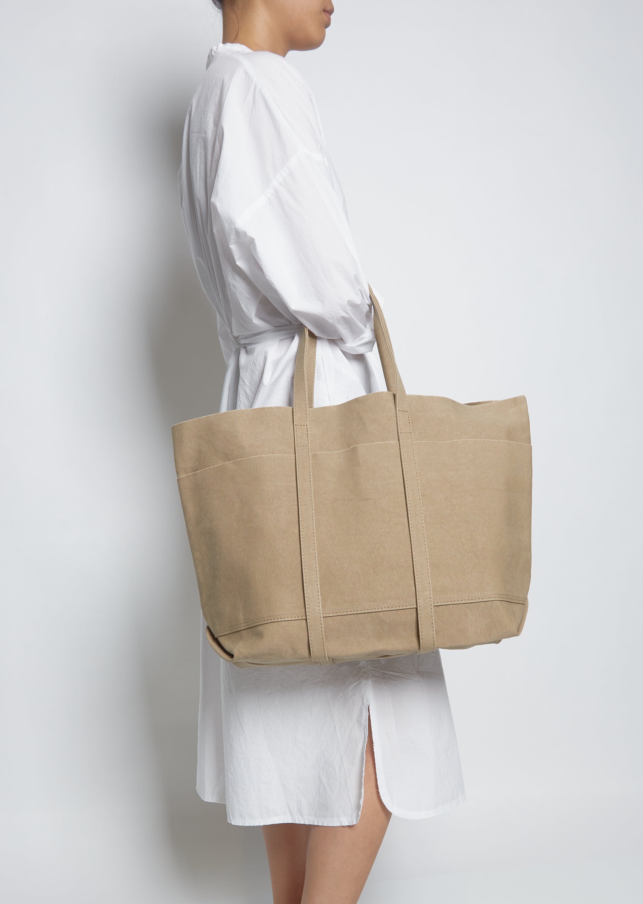 Washed Canvas 6-Pocket Tote M — Taupe – La Garçonne