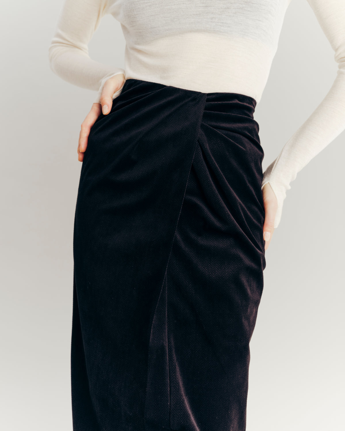 再入荷】Velvet Pencil Skirt – L'AUBE BLANC