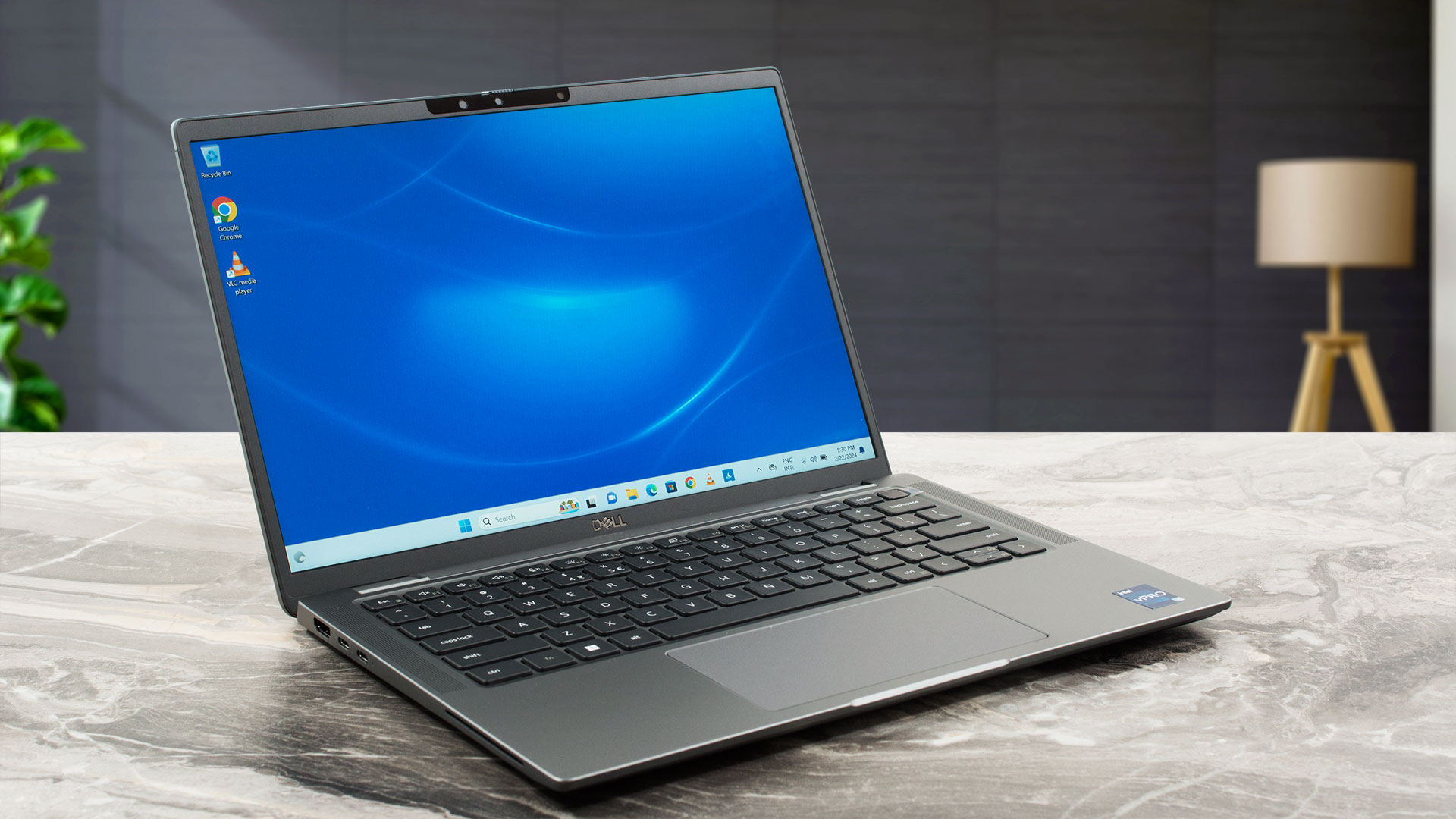Dell Latitude 13 7340 Review - Great Performance, Average Display