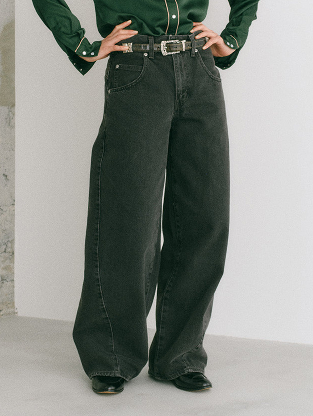 SUPER BAGGY バレルジーンズ ブラック – リーバイス®公式オンラインストア