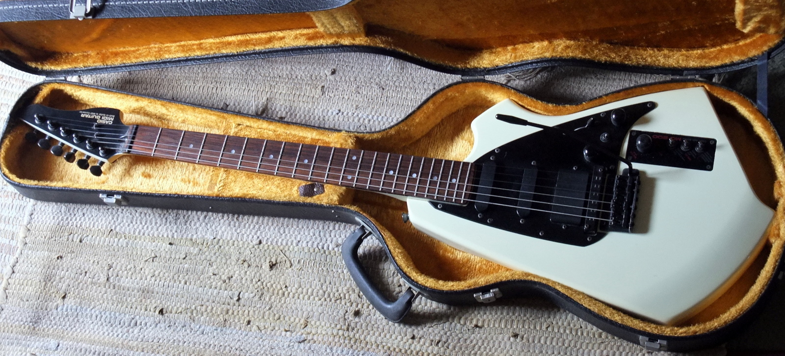 Casio MG500 midi guitar | Casio MG500 midi guitar- works per… | Flickr