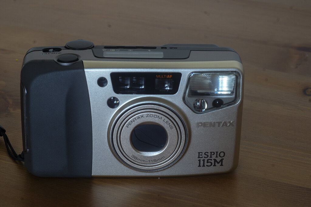 Camera Review Blog No. 111 – Pentax Espio 115M – Alex Luyckx | Blog